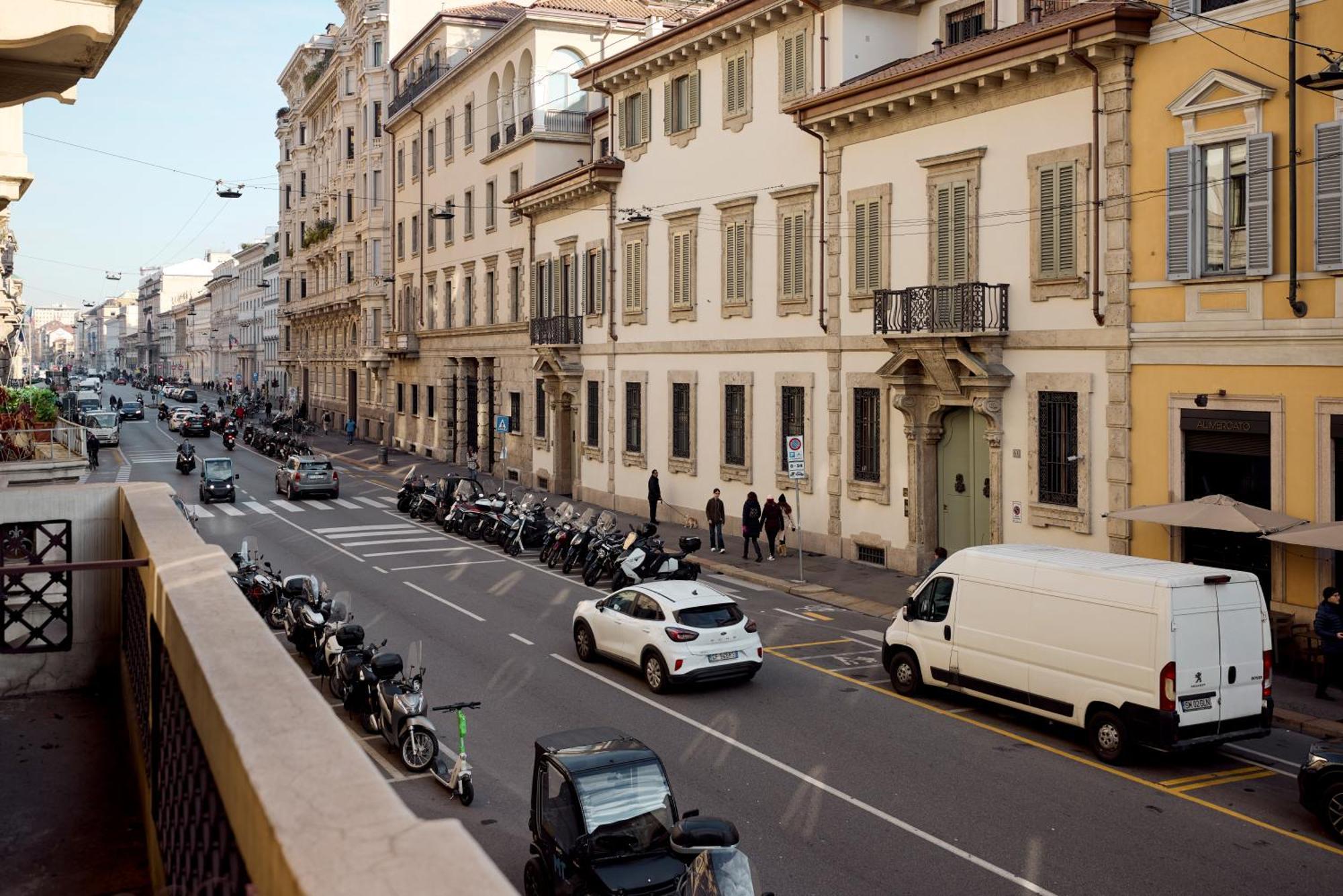 Corso Venezia View With Private Balcony - Corso Venezia Suite Milaan Buitenkant foto